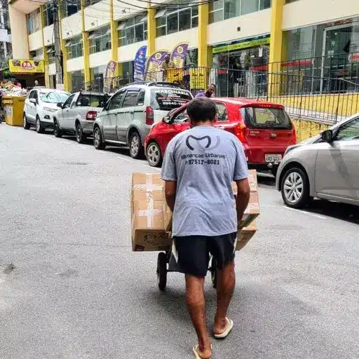 Serviço de Mudança Sendo Realizado pela Moving Urban